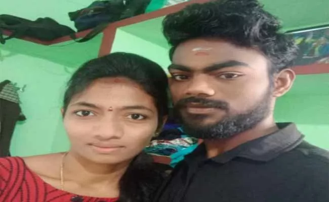 Man Deceased His Wife Deceased Shock In Srikakulam - Sakshi