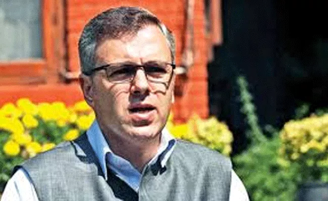 Former Jammu And Kashmir CM Omar Abdullah Tweets Will Vacate Srinagar Accommodation Soon - Sakshi