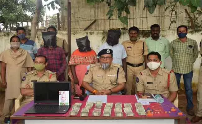 Fraud Gang Arrested Over Giving Government Jobs Mahabubnagar - Sakshi