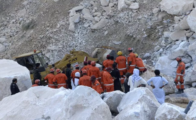 Mine Accident in Pakistan, 19 People Die - Sakshi