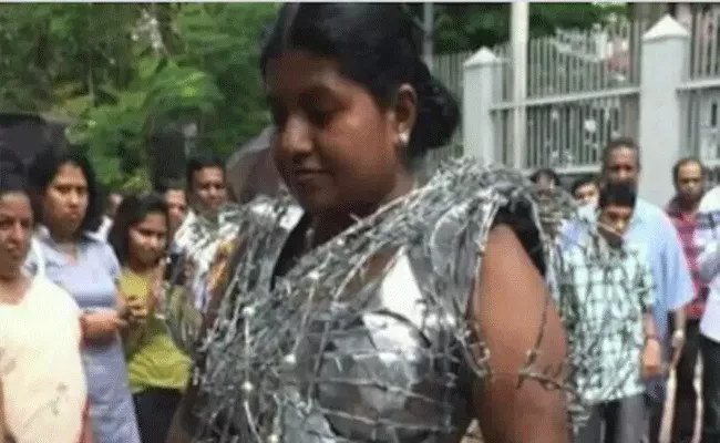 Woman Wearing Barbed Wires in Protest Against Hathras Incident is Fake - Sakshi