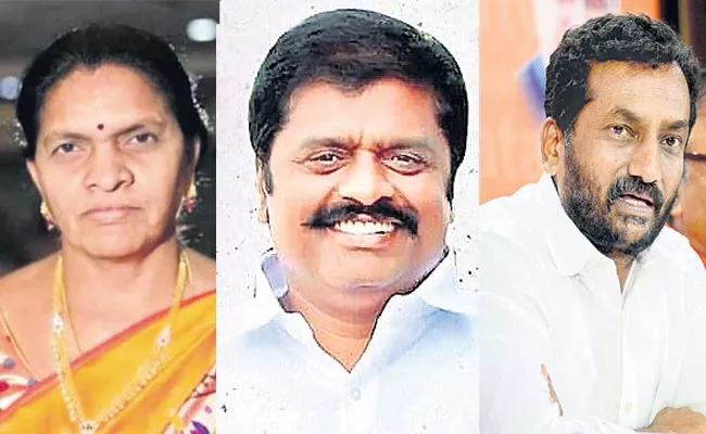 All Parties Tough Fight In Dubbaka Bypoll Election Campaign - Sakshi