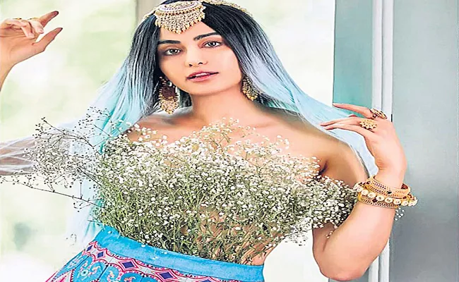 Adah Sharma Wears Foolwali Dress - Sakshi