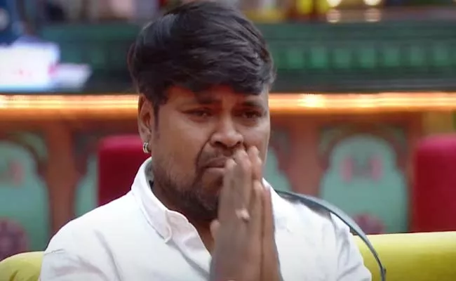 Bigg Boss Telugu 4: Nagarjuna Claps Amma Rajasekhar For Half Shaving - Sakshi