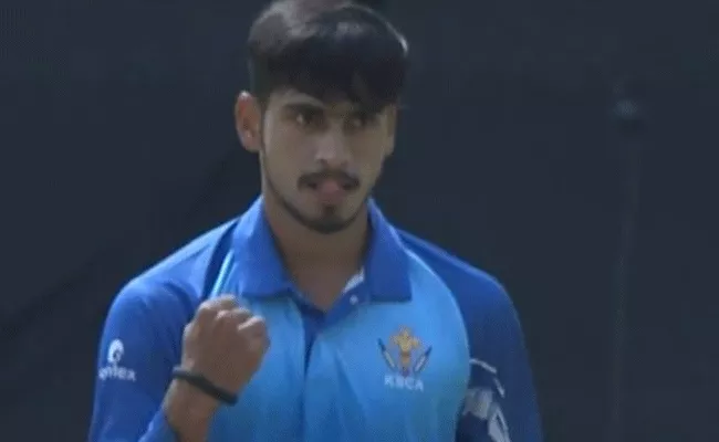 Leg Spinner Pravin Dubey Replaces Amit Mishra In DC squad - Sakshi