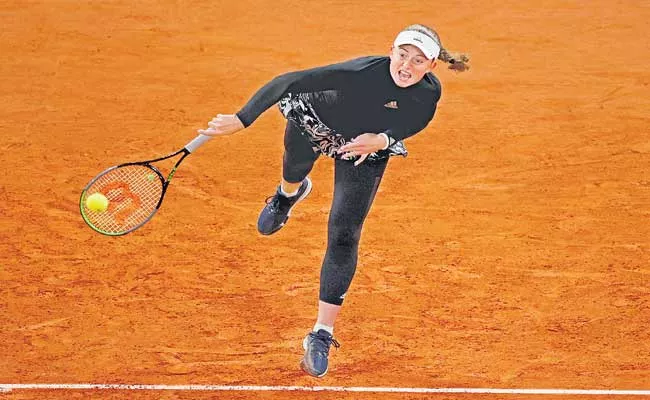 Jelena Ostapenko Reached Third Round In French Open Tournament - Sakshi