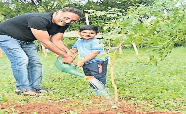 Actor Prakash Raj Participated In Green India Challenge - Sakshi