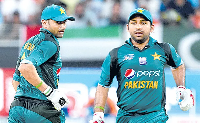 PAK Seniors left out of limited overs series against Zimbabwe Tour - Sakshi