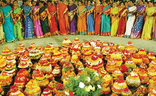 Bathukamma Festival Special Story In Karimnagar District - Sakshi