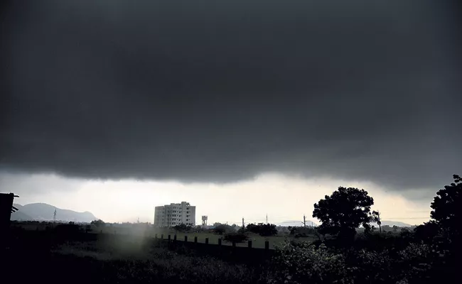 Southwest monsoon will leave the Telugu states on 26th October - Sakshi