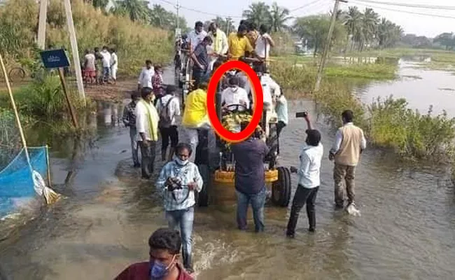 nara lokesh safely escape, tractor slips into Uppateru canal In West Godavari - Sakshi