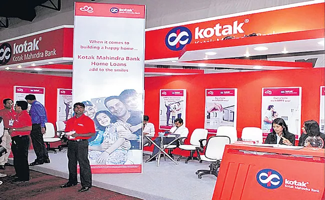  Kotak Mahindra Bank's consolidated PAT up 22percent in Q 2to Rs 2,947 cr - Sakshi