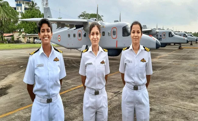 Indian Navy Operationalises 3 Women Pilots On Dornier Aircraft At Kochi - Sakshi