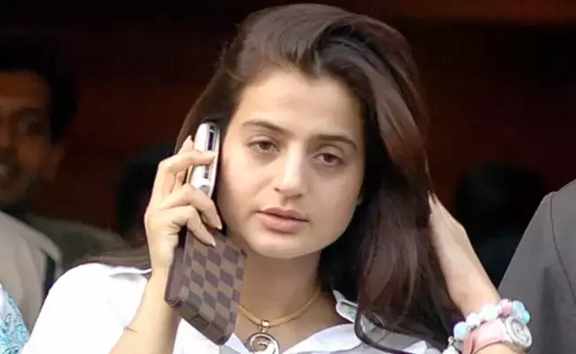 Actor Ameesha Patel Says Felt Unsafe in Bihar Campaign Trail - Sakshi