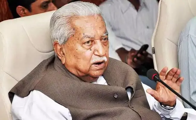 Gujarat Ex CM Keshubhai Patel Passed Away - Sakshi