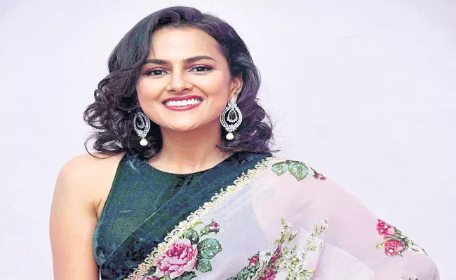 Shraddha Srinath to play an IAS officer in Mohanlal starrer - Sakshi