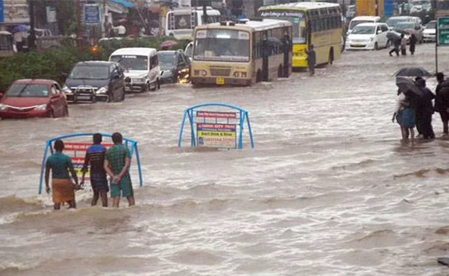 Northeast Monsoon Enters Tamil Nadu - Sakshi