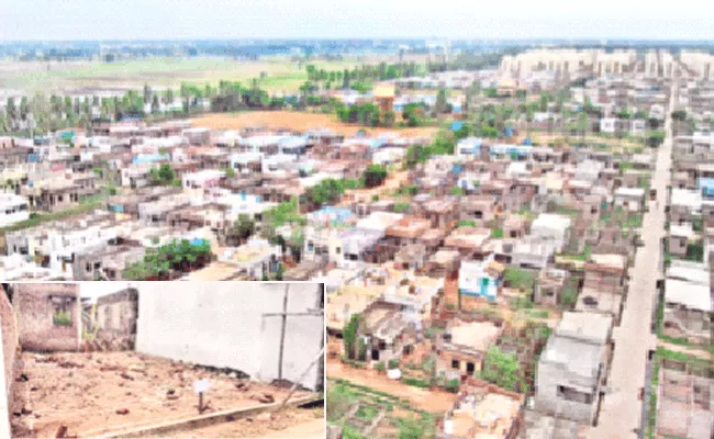 Irregularities In Indiramma Housing Places - Sakshi