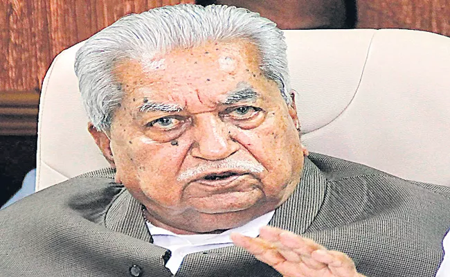 Former Gujarat CM Keshubhai Patel passes away - Sakshi