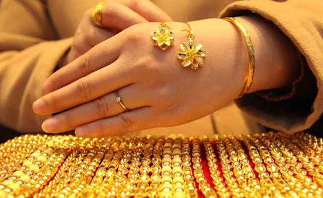  COVID-19 hits gold buying sentiment Q3 demand drops by 30pc: WGC - Sakshi