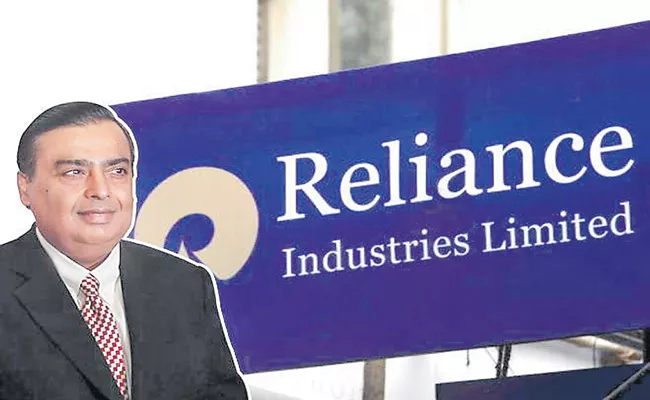 Reliance Industries Q2 net profit drops 15 pecent at Rs 9567 crore - Sakshi