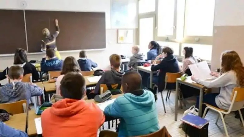 Teacher in Brussels Suspended Shows Naked Cartoon of Prophet Muhammad - Sakshi