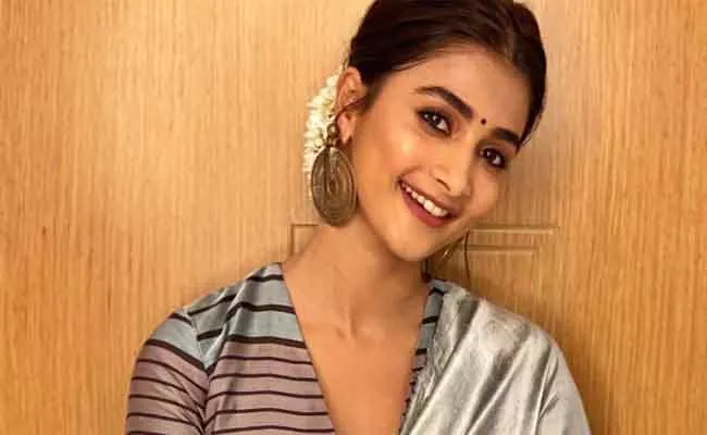 Pooja Hegde Reveals She Is Huge Fan Of Rohit Shetty - Sakshi