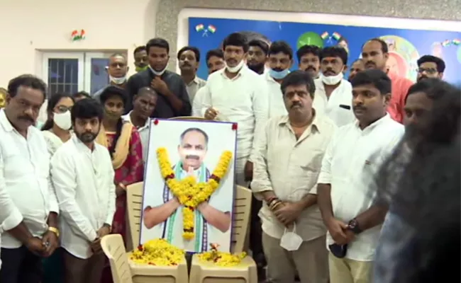 Dronamraju Srinivas Demise: Condolence Meet At YSRCP Vizag Office - Sakshi