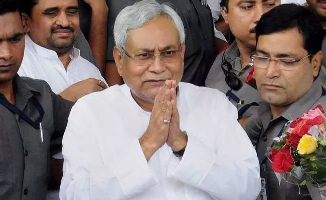 Nitish Kumar agrees seat deal with BJP  - Sakshi