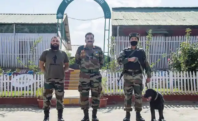 Dogs In Army Act As Stress Buster Friends For Soldiers Jammu Kashmir - Sakshi