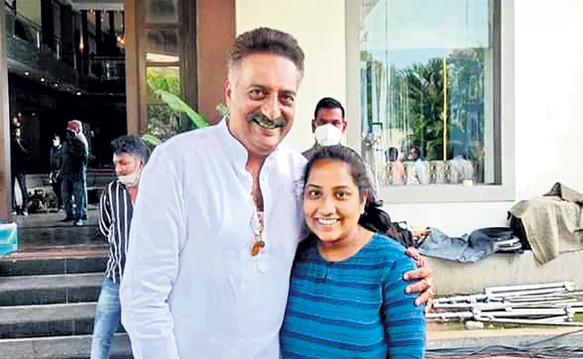 Prakash Raj Helping Hand to Poor Student Education - Sakshi