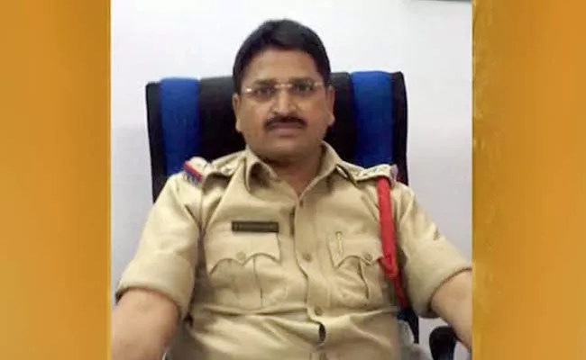 ACP Narsimha Reddy Case Investigation Continues On 2nd Day In Hyderabad - Sakshi