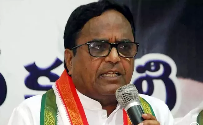 Dubbaka By Election Ponnala Lakshmaiah Slams KCR - Sakshi