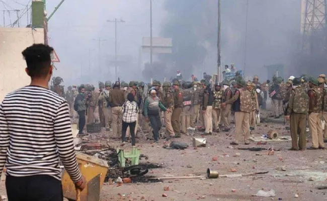 Delhi Riots: Police Filed 17 Thousand Pages Charge Sheet In September - Sakshi