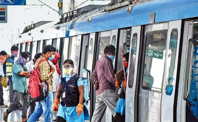 Hyderabad Metro Rail Smart Cards Recharge Details - Sakshi