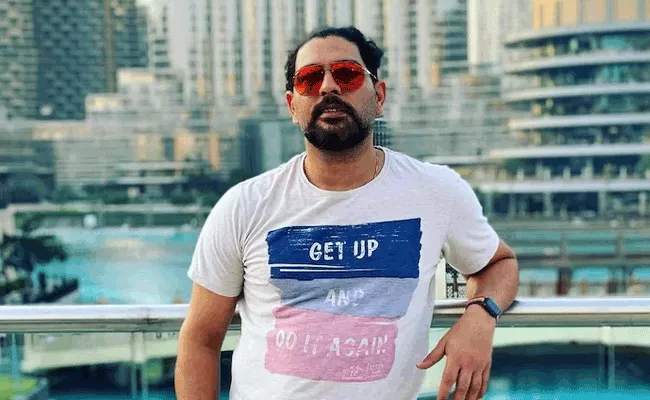  Yuvraj Singh Pictures With Burj Khalifa Kevin Pietersen Responds - Sakshi