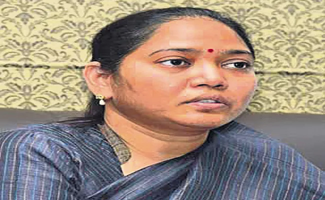 Mekathoti Sucharita Fires On Chandrababu - Sakshi