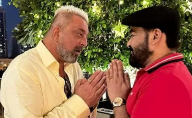 Mohanlal Attend Diwali 2020 Festival Celebration On Sanjay Dutt Home - Sakshi