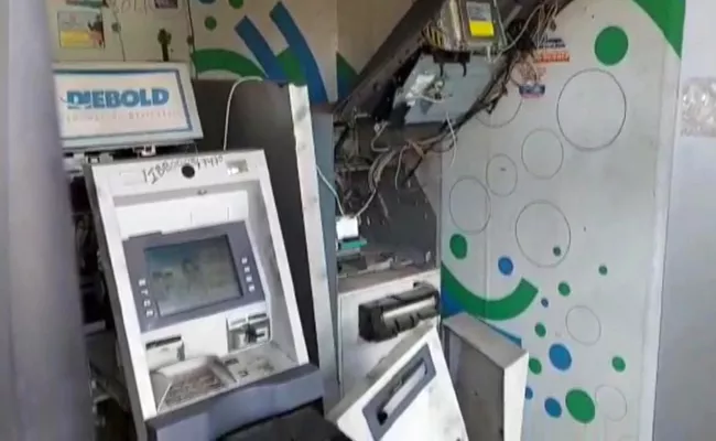 Vanasthalipuram SBI ATM Theft By Thieves In Hyderabad - Sakshi