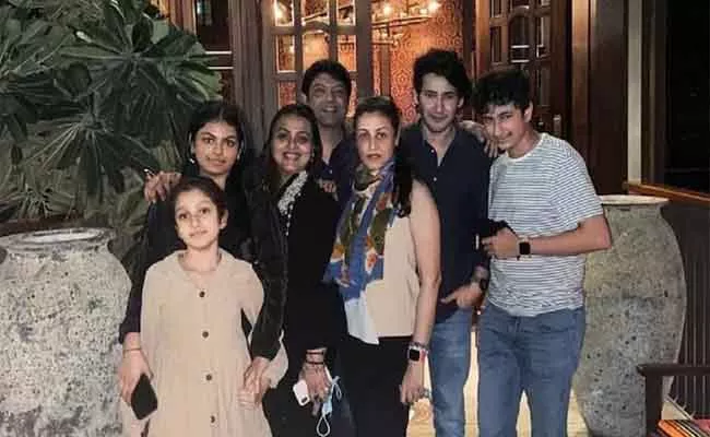 Mahesh Babu Celebrates Diwali With Family In Dubai - Sakshi