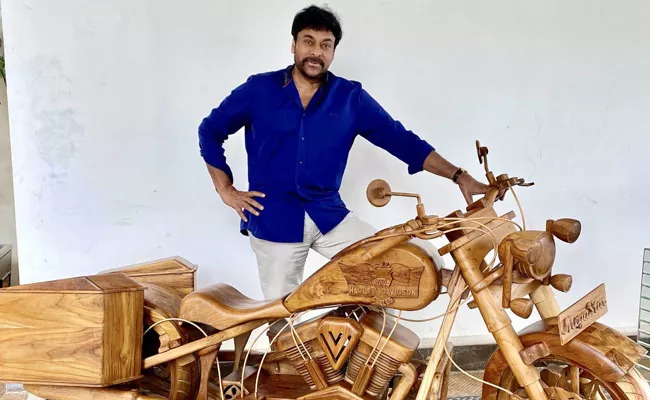 Megastar Chiranjeevi Huge Remuneration For Vedalam Remake - Sakshi