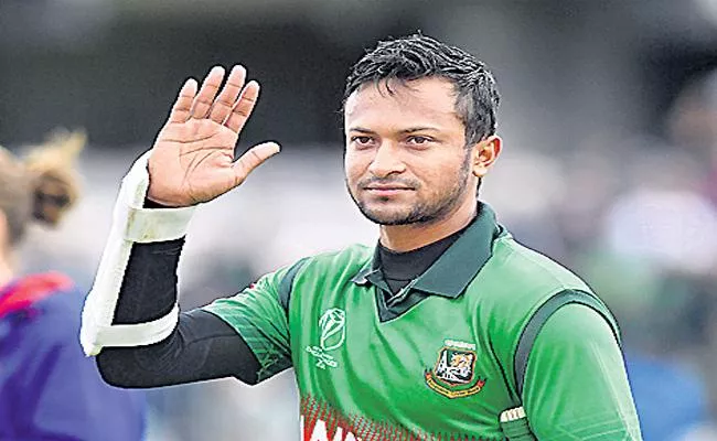 Shakib Al Hasan Apology After Getting Death Threats Attending Kali Puja - Sakshi