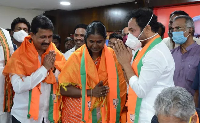 GHMC Elections 2020 Banda Karthika Reddy Joins BJP Today - Sakshi