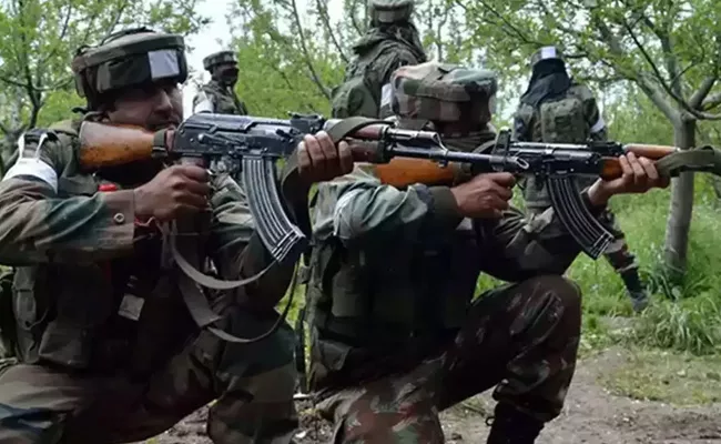 4 terrorists killed, policeman injured in gun battle in Jammu’s Nagrota - Sakshi