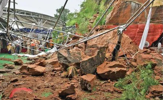 IIT Professor Madhav Visits Indrakeeladri Landslide Area - Sakshi