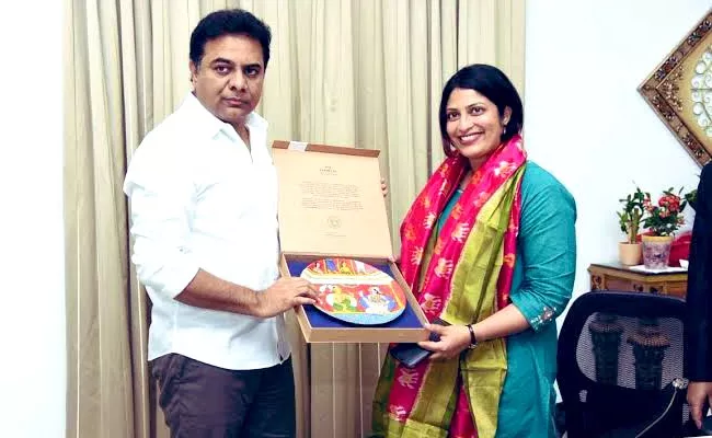    KTR Greated New Zealand first Indianorigin minister Priyanca Radhakrishnan - Sakshi