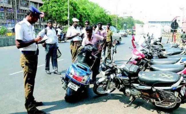 8 Percent Violation Of Traffic Rules Reduced In Andhra Pradesh - Sakshi