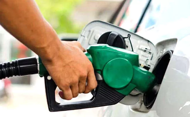 Petrol, Diesel rates hike for the second day - Sakshi