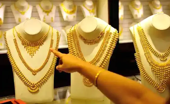 Gold, Silver rises second consecutive day in MCX - Sakshi