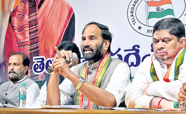 GHMC Elections 2020: Uttam Kumar Fires On TRS And BJP Asking Votes - Sakshi